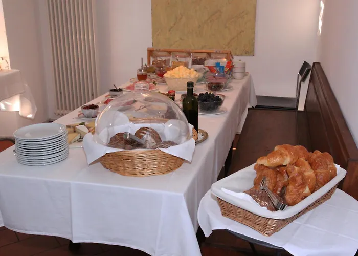 布拉克奥斯特里亚罗康德酒店 Gudo